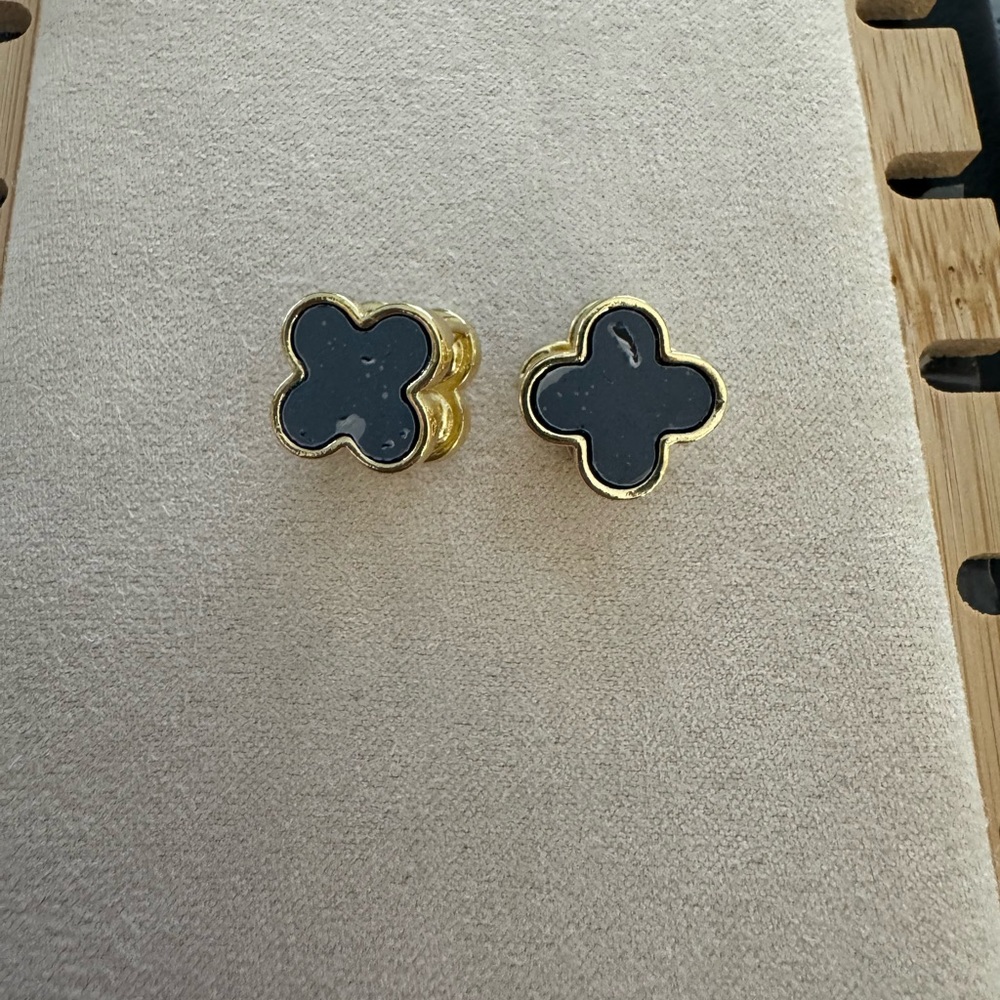 Chic Gold and Black Clover Earrings - Picture 4 of 5